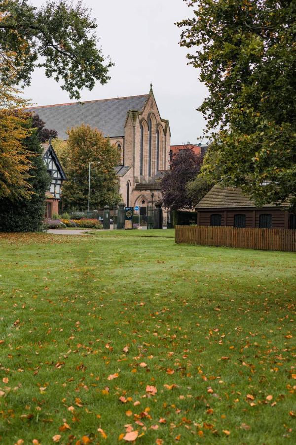 With Secure Parking Homestay Chester